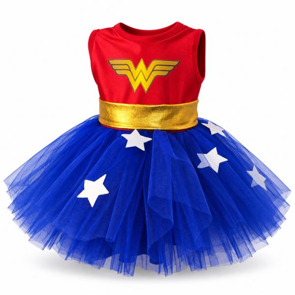 Vestido infantil de Mujer Maravilla con top rojo, símbolo dorado, faja dorada y falda de tul azul con estrellas blancas.